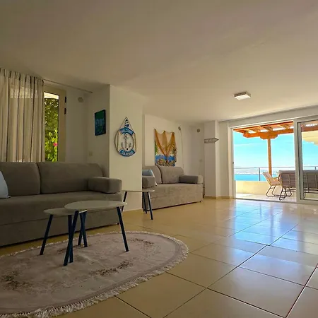 Apartment Spacious W Sea View And Private Parking - Sleeps 10 Sarande