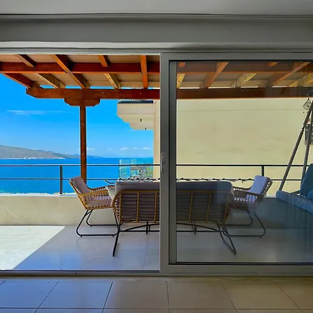 Spacious W Sea View And Private Parking - Sleeps 10 Apartment *
