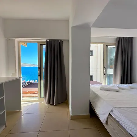 Spacious W Sea View And Private Parking - Sleeps 10