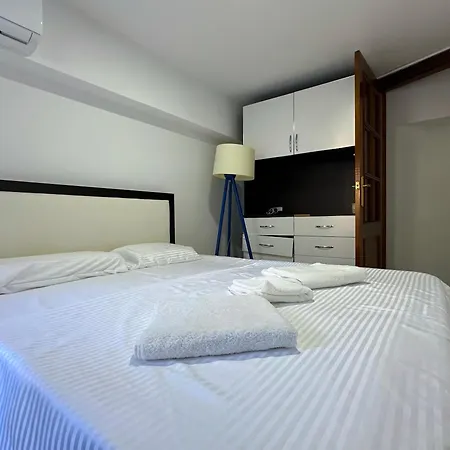 Spacious W Sea View And Private Parking - Sleeps 10 * Sarande