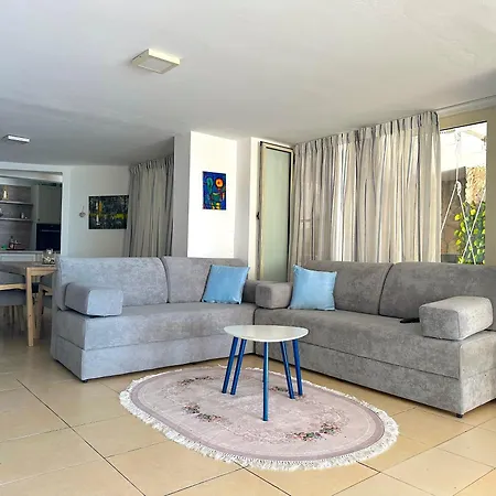 Spacious W Sea View And Private Parking - Sleeps 10 * Sarande